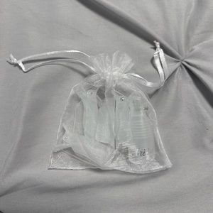 10 Nail polish remover clips